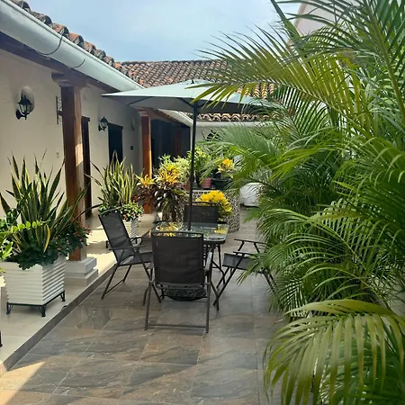 HOTEL PLAZA BOLIVAR MOMPOX ubicado en el centro histórico con parqueadero interno-3