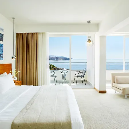 Lucy Hotel-2