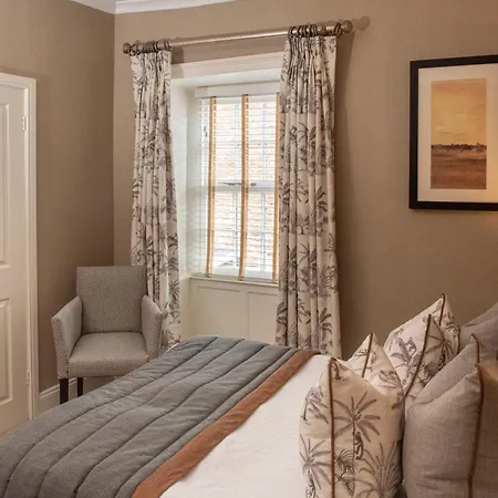 Roundthorn Country House & Luxury Apartments-2
