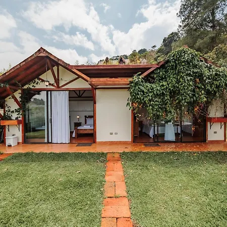 Hotel Pietrasanta Cabanas Frente A La Represa Penol Guatape-3