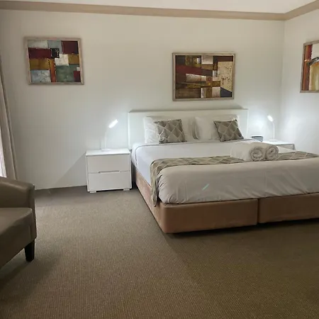 Oasis Inn Ulladulla - Welcoming Guests 18 Years And Older-3