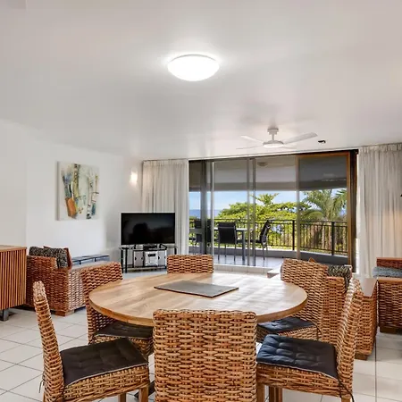 Roydon Beachfront Apartments-2