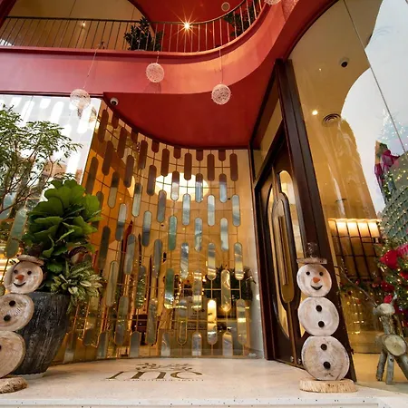 Me Saigon Boutique Hotel-3