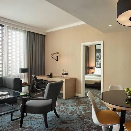 Hotel Stripes Kuala Lumpur, Autograph Collection-2