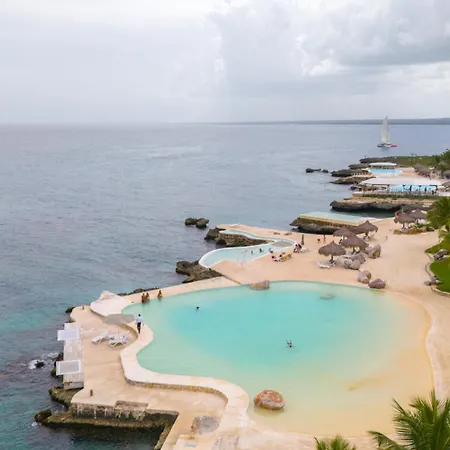 Tracadero Beach Club & Holidays Rentals-2