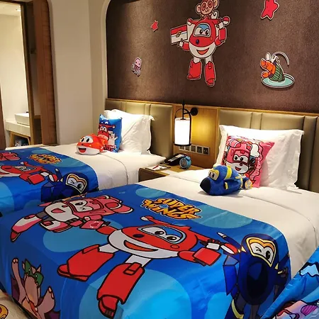 Crowne Plaza Qingdaooriental Movie Metropolis By Ihg-2