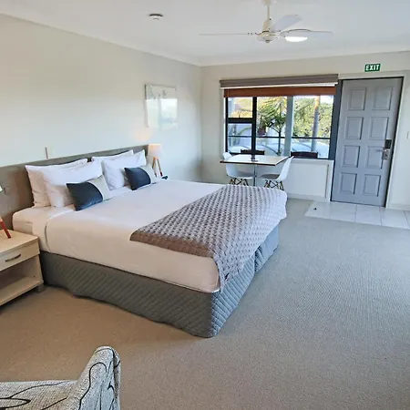 Whangaparaoa Lodge-2