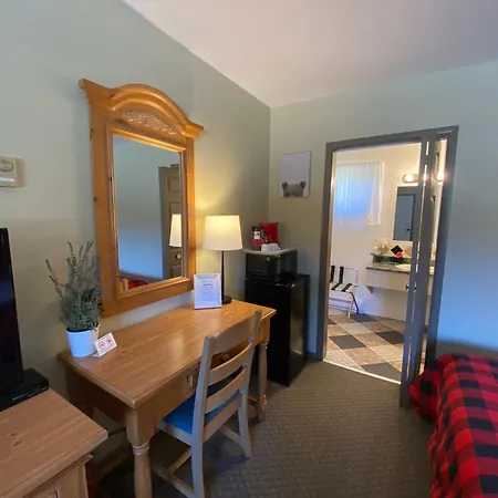 Parkway Motel-3