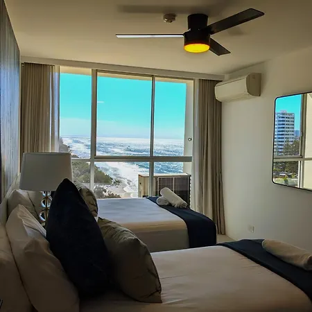 Golden Sands On The Beach - Absolute Beachfront Apartments-3