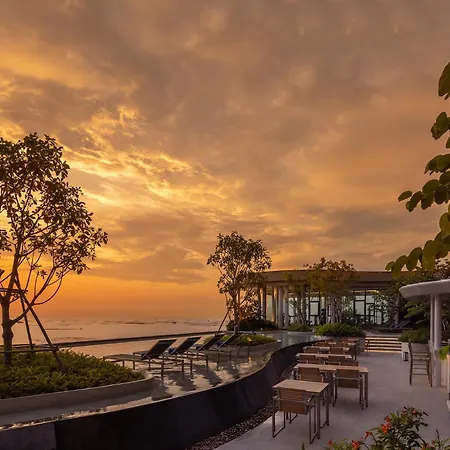 S Sriracha Hotel & Residence-3
