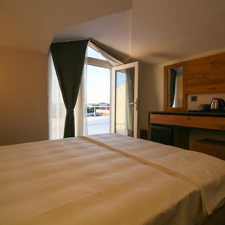 Kaya Hotel Saw-2