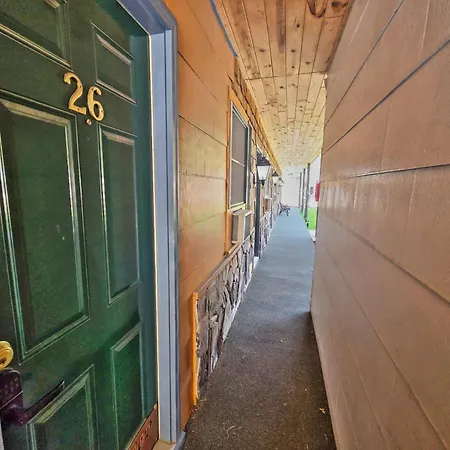 Cedar Wood Inn-2