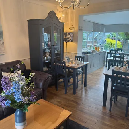 Downsfield Bed And Breakfast-3