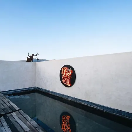 Hotel Sin Nombre-2
