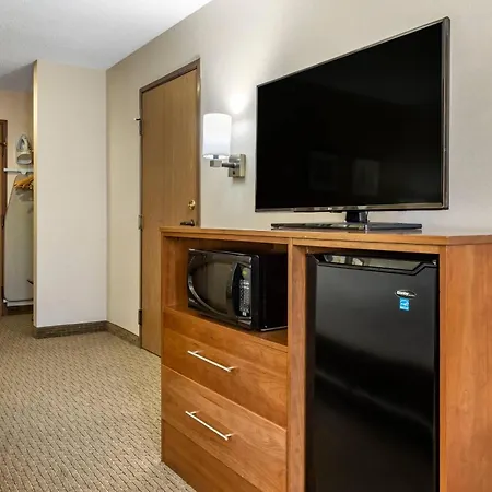 Comfort Inn Millersburg-3