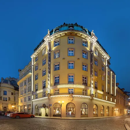 Grand Hotel Bohemia-3