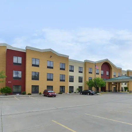 Comfort Suites Near Route 66-2