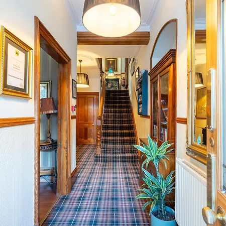 Brooklands 5 Star Guest House-2