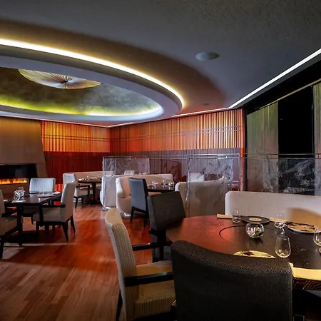 Four Seasons Hotel-2