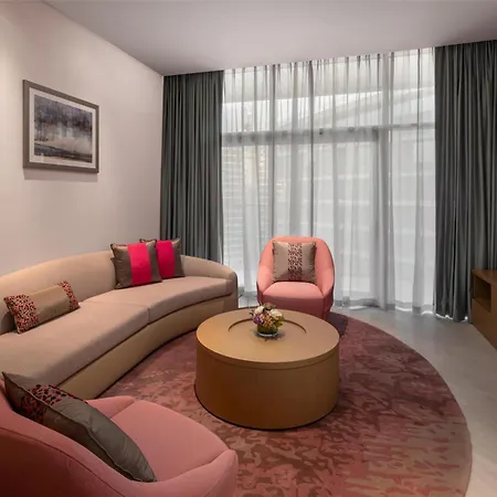 Hilton Dubai Creek Hotel & Residences-3
