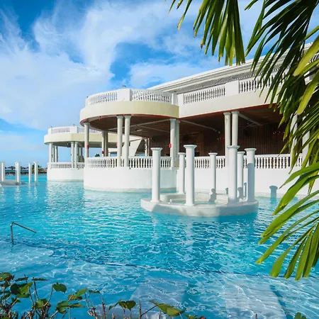 The Signature Level At Grand Palladium Lady Hamilton Resort & Spa-3