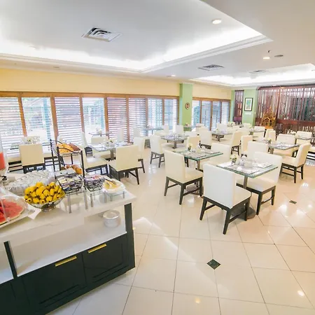 Courtleigh Hotel & Suites-3