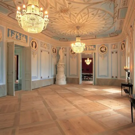 Hotel Schloss Neuhardenberg-3