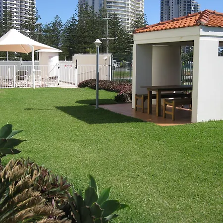 Golden Sands On The Beach - Absolute Beachfront Apartments-2