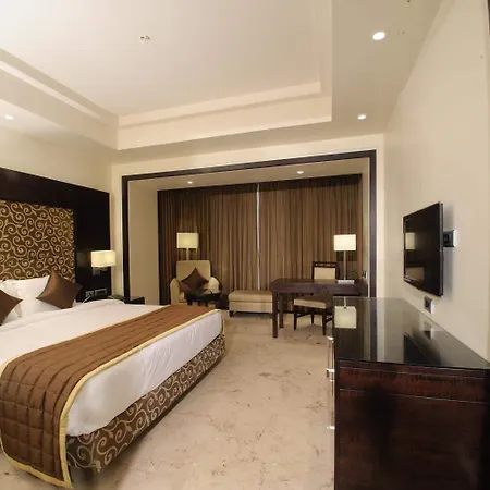 Anandha Inn Convention Centre And Suites-2