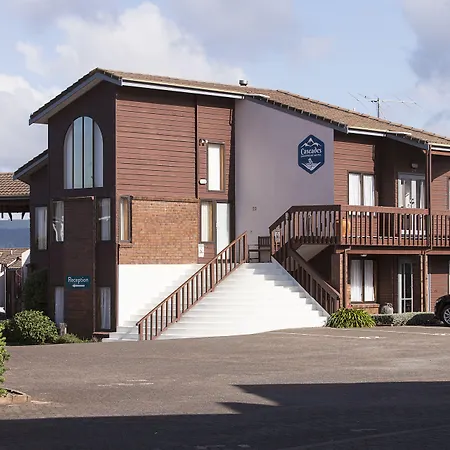 Cascades Lakefront Motel-2