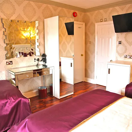 Crompton Guest House-3