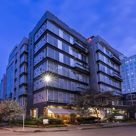 Hotel 100 Luxury Suites By Preferred-3
