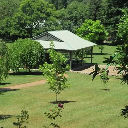 Chestnut Tree Holiday Units-2