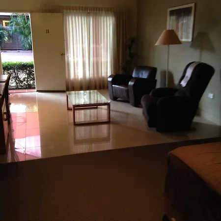 Francis Phillip Motor Inn And The Lodge-2