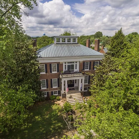 Bourbon Manor Bed & Breakfast Inn-2