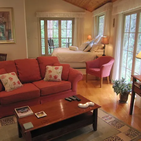 Myers Creek Cascades Luxury Cottages-3