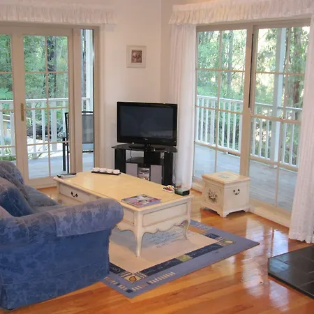 Myers Creek Cascades Luxury Cottages-2