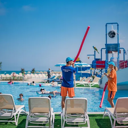 Maritim Hotel Paradise Blue-3