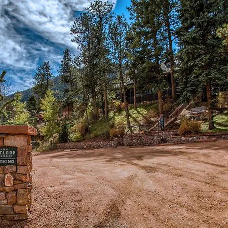 The Outlook Lodge-3