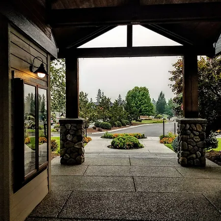 Resort At Eagle Point Golf Club Lodging-3