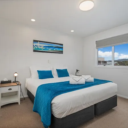 Waterfront Apartments Whitianga-2