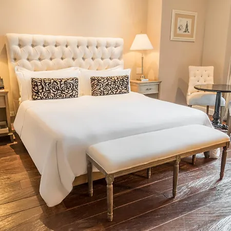 Bastion Luxury Hotel-3