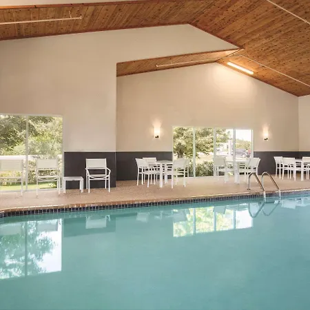 Country Inn & Suites By Radisson, Buffalo, Mn-3