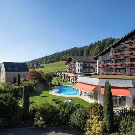 Hotel Engel Obertal-2