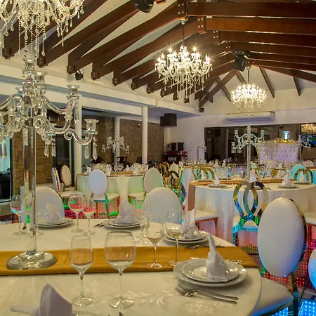 Wdc Aparthotel - Buea-2