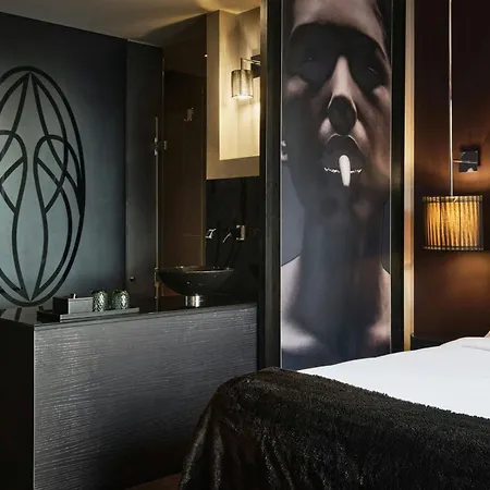 Roomers Frankfurt Central, Autograph Collection-3