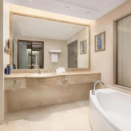 Radisson Blu Hotel Shanghai New World-3