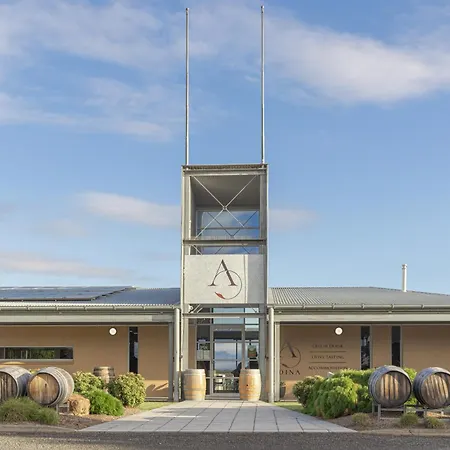 Adina Vineyard-3