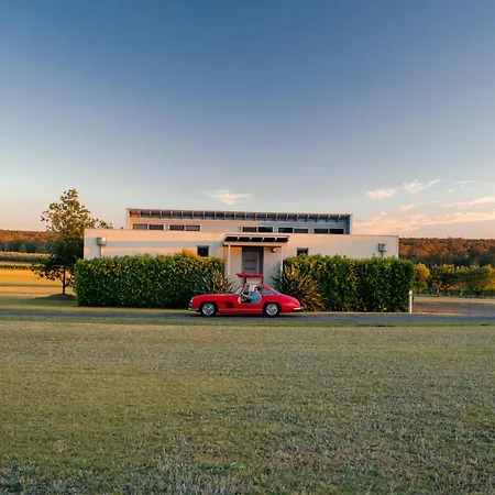 Adina Vineyard-2