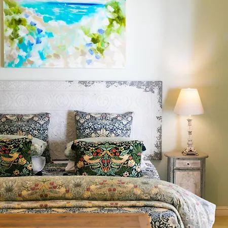 Noosa Valley Manor B&B-2